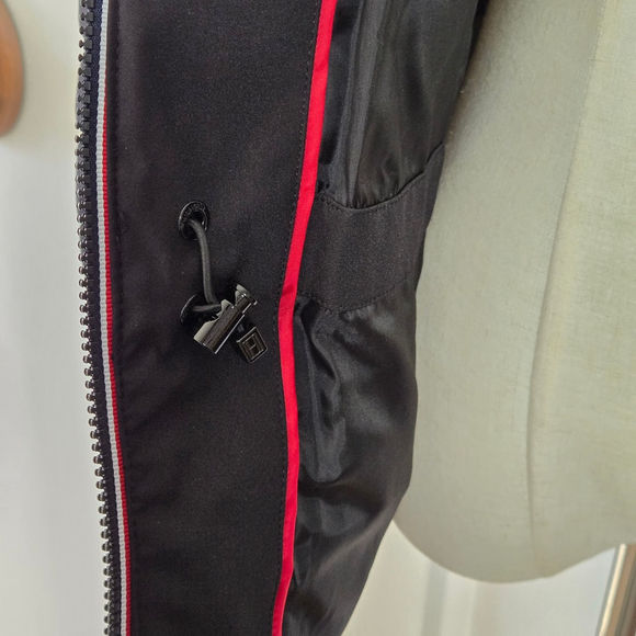 Tommy Hilfiger Women's Black Chevron Quilted Hooded Puffer Jacket Sz XL - Picture 6 of 12